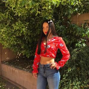 Meet your Posher, Monique